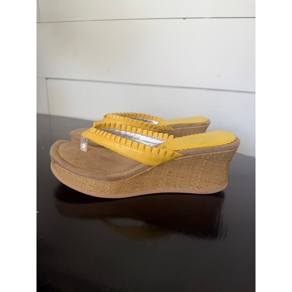 Mudd Yellow Ruffle Platform Wedge Sandals Y2K Thong Slides Size 8M